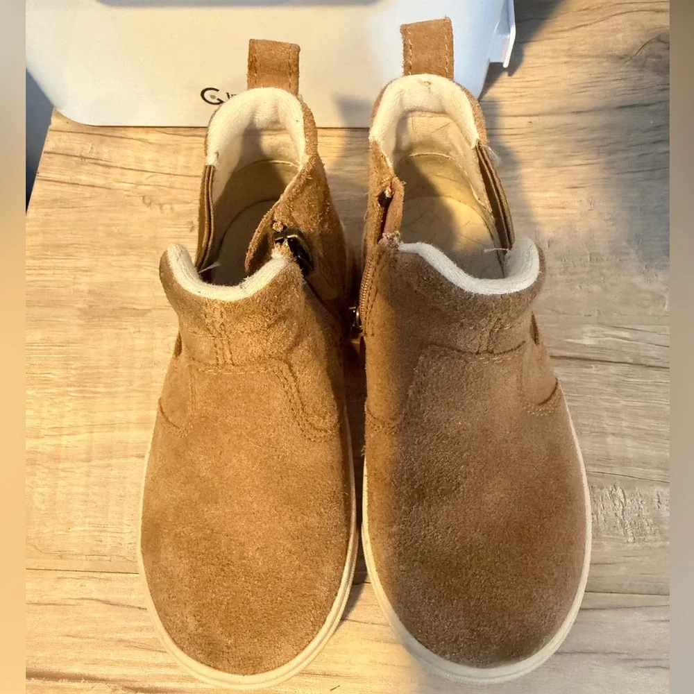 UGG Kids Chestnut Suede Boots Size 9 Toddler